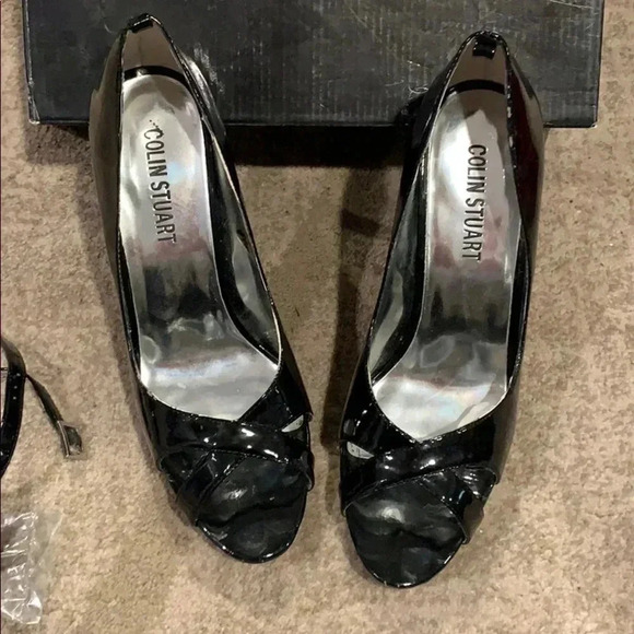 colin Stuart black patent stacked peep toes - Picture 2 of 5
